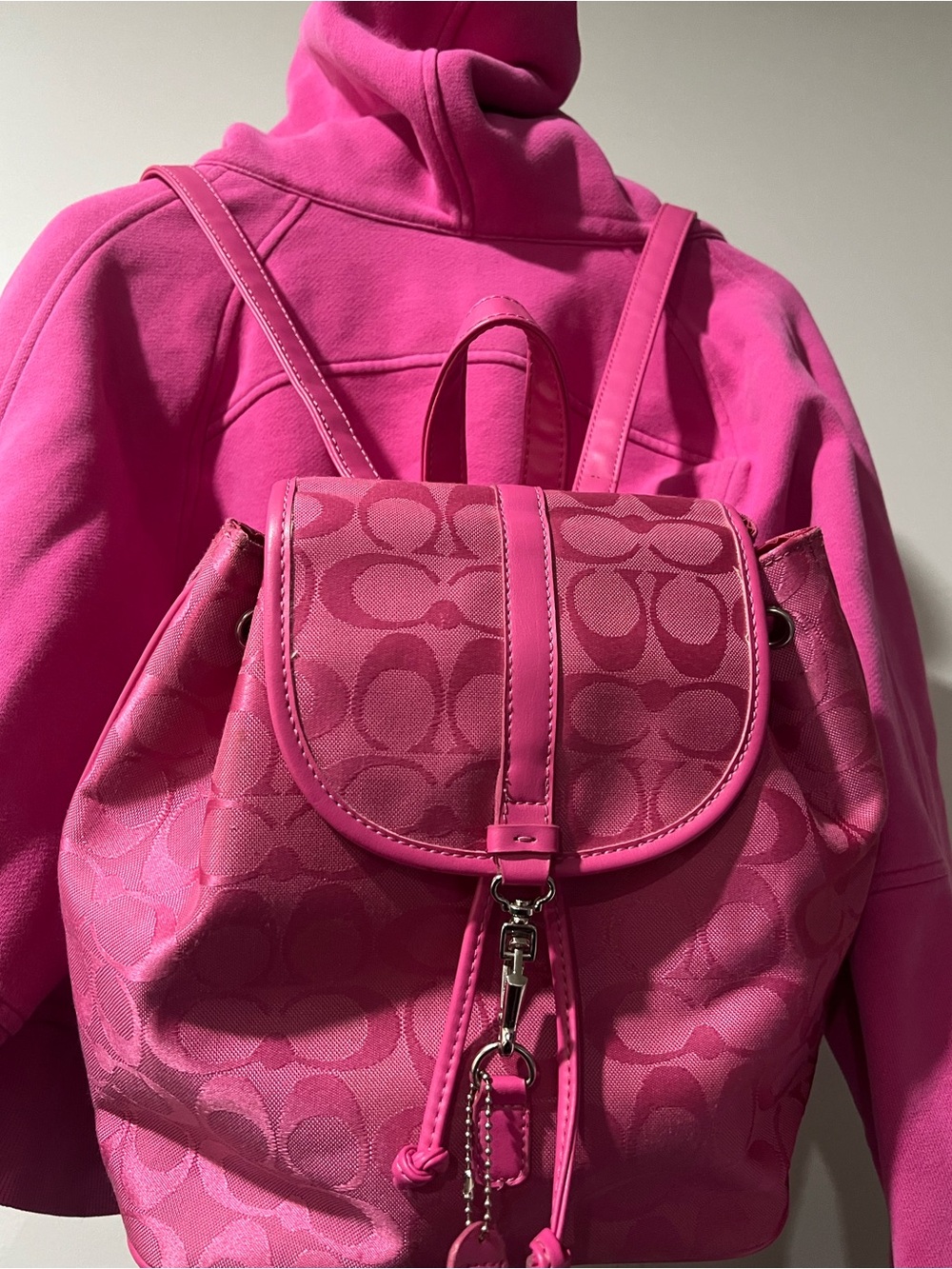 Coach Y2K vintage fuchsia signature drawstring backpack silver hardware - Picture 13 of 13